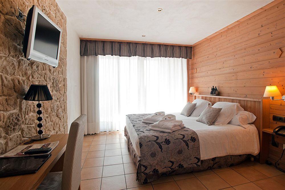 Hotel La Placa Гарригелья Экстерьер фото