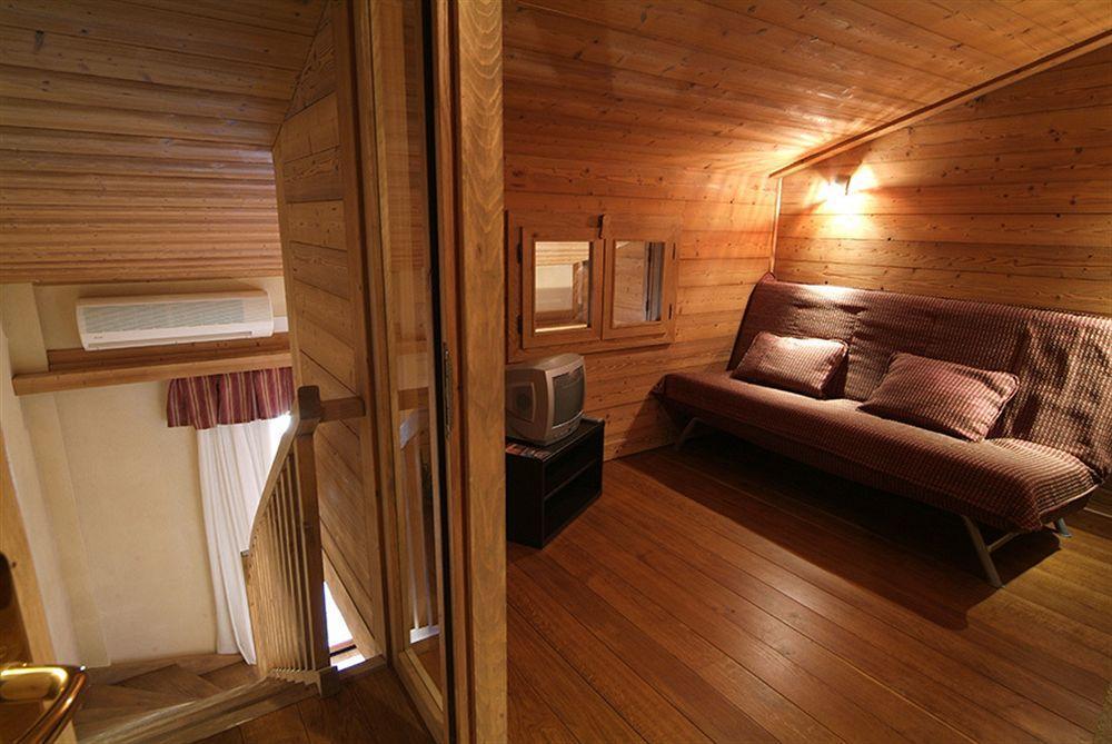 Hotel La Placa Гарригелья Экстерьер фото