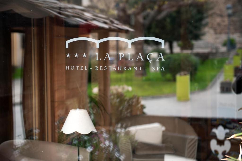 Hotel La Placa Гарригелья Экстерьер фото
